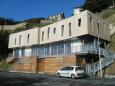 Un nouveau b�timent en bord de plage